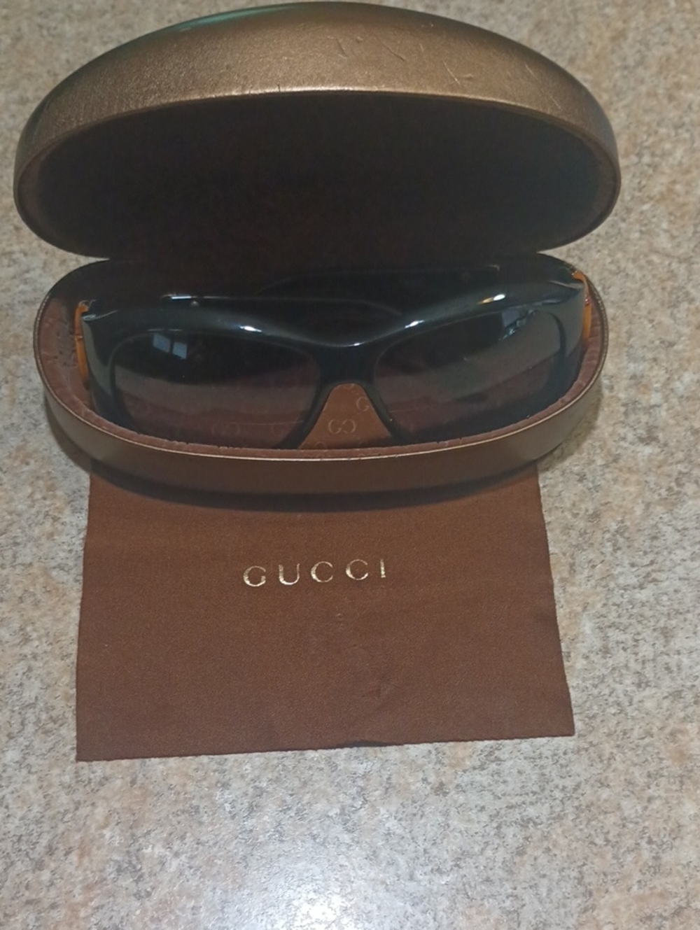 Gucci Horsebit Accent Sunglasses with Case and Cloth